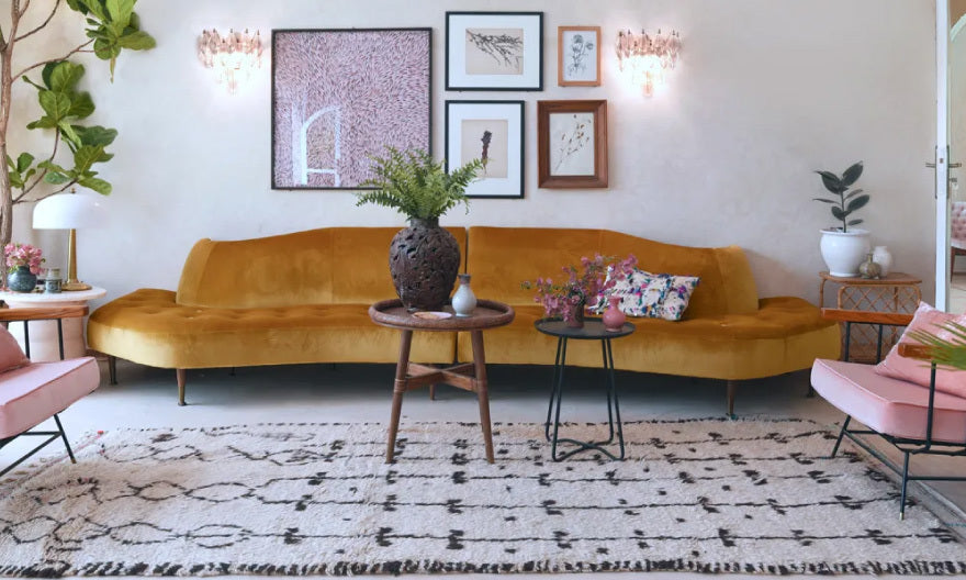 Agrémentez votre salon en invitant l’esthétique chaleureuse de l’univers marocain au cœur de votre maison..